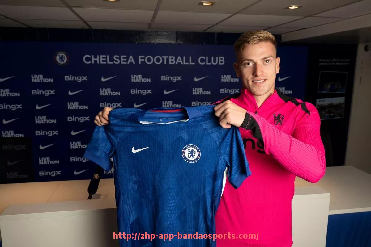 半岛体育app-法甲联赛历史上的经典扑救盘点与技术分析