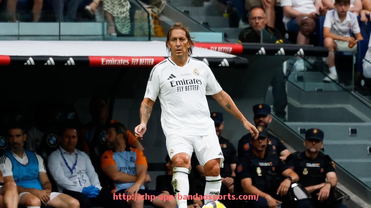 半岛体育app-曾经在德甲沉沦的落魄球队叫什么名字？